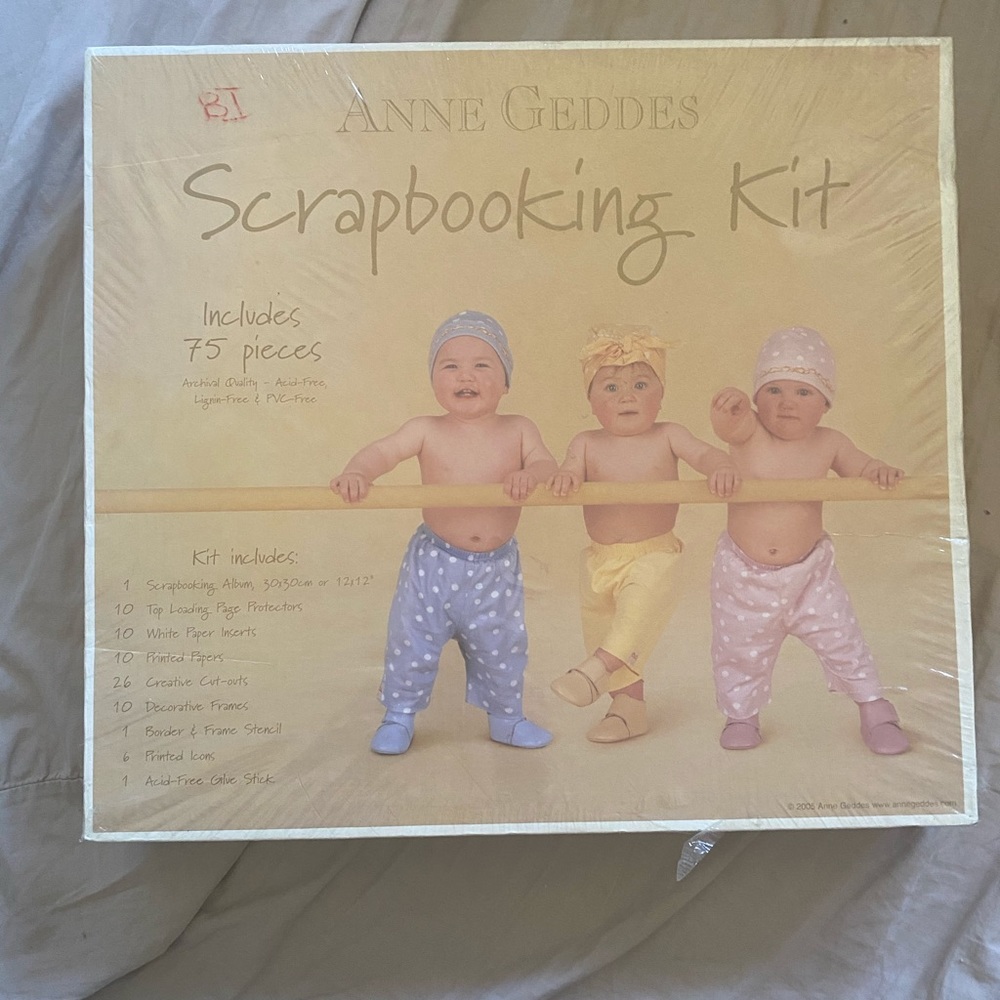 NEW Anne Geddes Scrapbooking Kit
